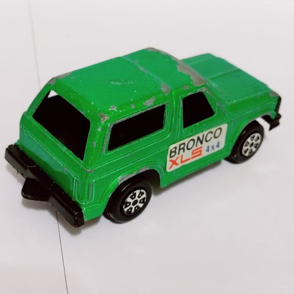 Vintage Tootsietoy Tootsie Ford Bronco XLS 4X4 Diecast 1/48 O Scale Green Bronco - Picture 2 of 6